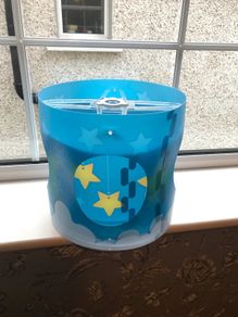 Boys rotating ceiling shade