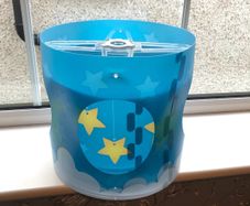 Boys rotating ceiling shade