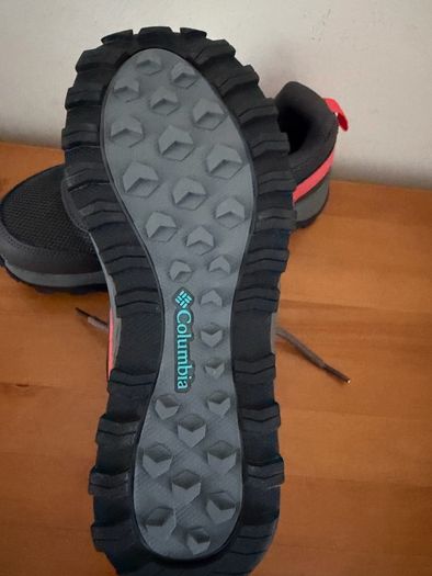 Columbia Waterproof kids shoes ,size 3 uk(36 eu)