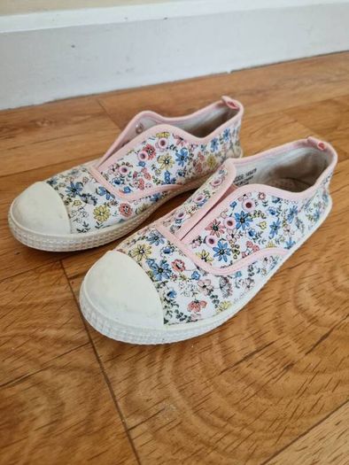 Shoes for girl size 2 UK