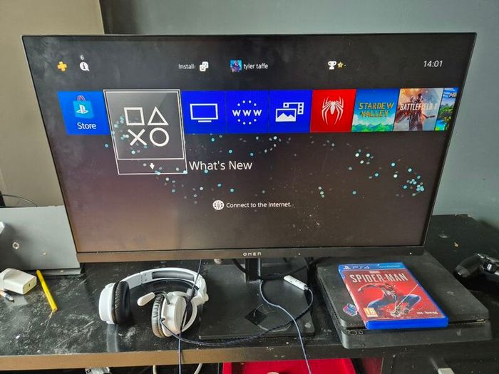 pc monitor and  ps4