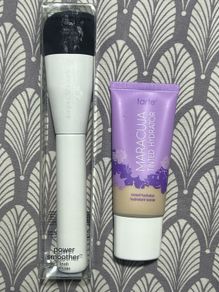 Tarte Maracuja tinted hydrator moisturiser and power smoother brush