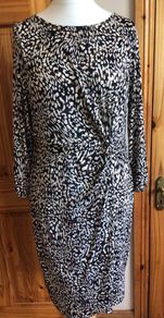 F&F Black cream and gold sparkle special ocassion Dress Size 16 can post