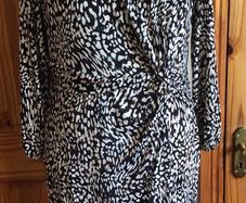 F&F Black cream and gold sparkle special ocassion Dress Size 16 can post