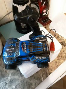 2 x remote control car's both upto 40km/h,
