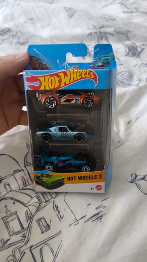 Hot Wheels Die-Cast Cars Bundle (Set of 4 Cars - Brand New / Sealed)