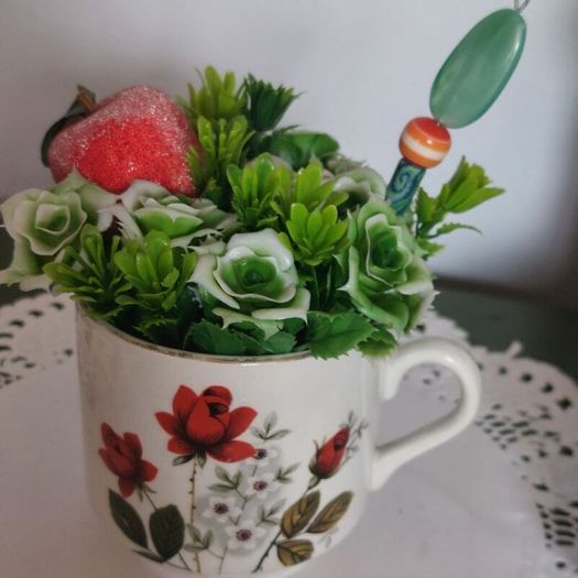 Arklow pottery novelty filled tea cup