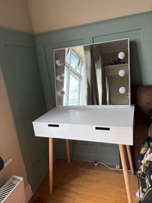 hollywood mirror vanity table