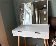 hollywood mirror vanity table