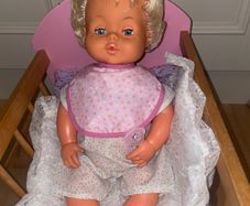 Vintage 1970s Palitoy Tiny Tears  Doll  with topknot 16h 3/4 eye.