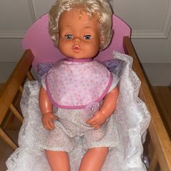 Vintage 1970s Palitoy Tiny Tears  Doll  with topknot 16h 3/4 eye.