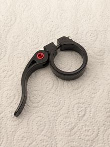 Katana Saddle Clamp QR 34.9 mm (black/red)