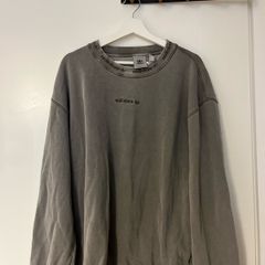 Adidas Sweatshirt