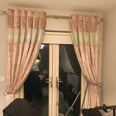 2 pairs of curtains