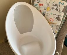 Shnuggle newborn bath & changing mat