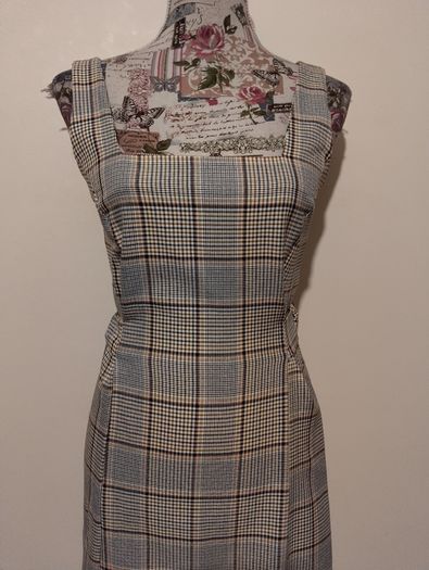 Beautiful Pinafore check dress, new