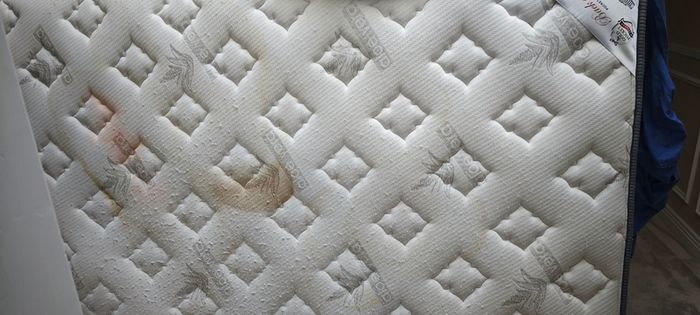 4ft6mattress and bace free to take