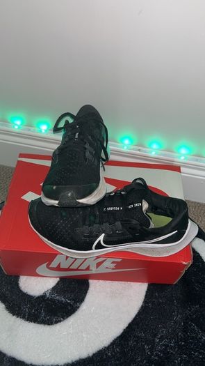 Nike Pegasus Air Zoom EU38.5 UK5.5 Black and White Design