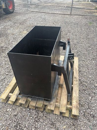 Weight box 3 point attachment