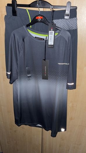 Brand New Men's technicals set