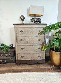 Chest of drawers