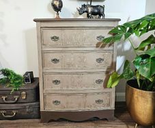 Chest of drawers