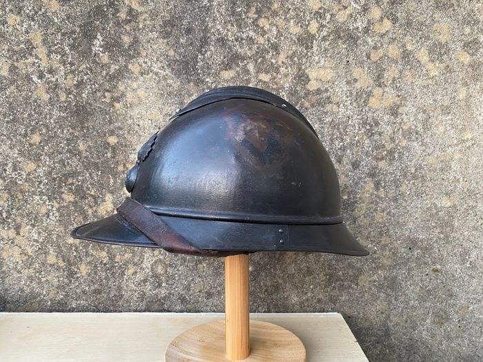 Original WW1 French M15 Adrian Helmet. Infantry Badge. Original paint & liner. Militaria
