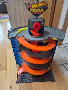 Hot Wheels City Mega Garage Playset