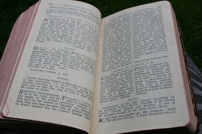 Vintage The Ideal Daily Missal with Vespers for Sundays and Feasts - Dublin