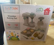Little Town Wooden Baking Set