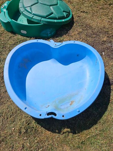 Kids coverable sandbox