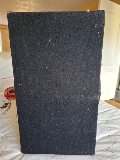 600 watt sub woofer in cabinet