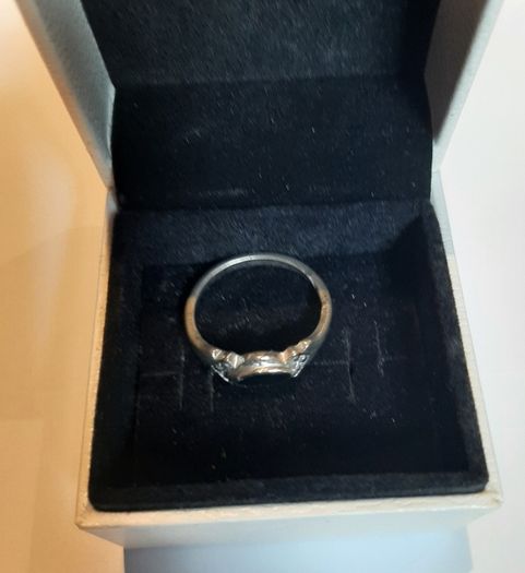 Vintage ring with onyx stone and marcasite stones