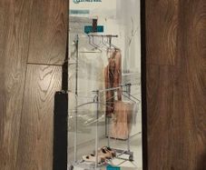 clothes railing
