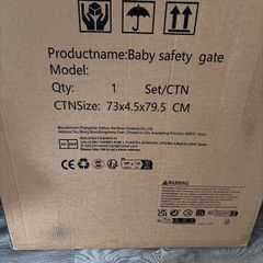 Baby safety gate