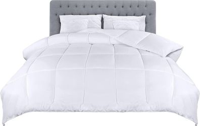 Lightweight 4.5 Tog Duvet with Corner Tabs - Microfiber Soft Summer Duvet - Box Stitched Down Alternative Quilt (Double, White)
