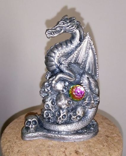 Metal Figure With Crystal - The Dragon Of The Sculls - No Box