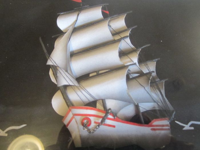 Boxed  3D ship picture....