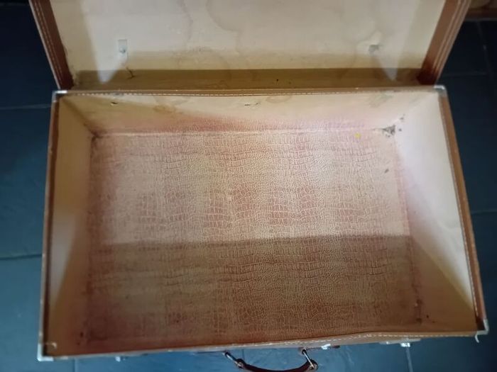 old suit case