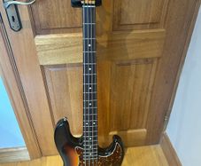 JV Squire Jazz Bass
