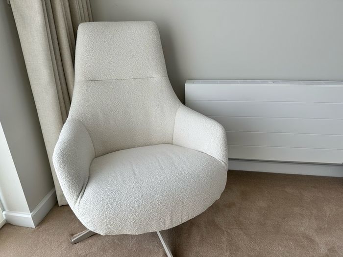 Kare Design - Nimi Boucle Swivel Armchair