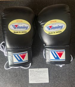 MS-300 Like New Winning Gloves (Black - 10 Oz)