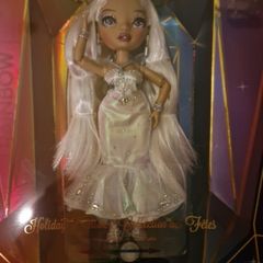 Rainbow High Holiday Edition Collector Doll- Roxie Grand