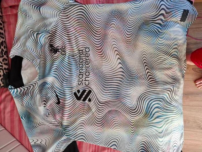 liverpool away jersey 22/23