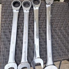 Ratchet spanners.