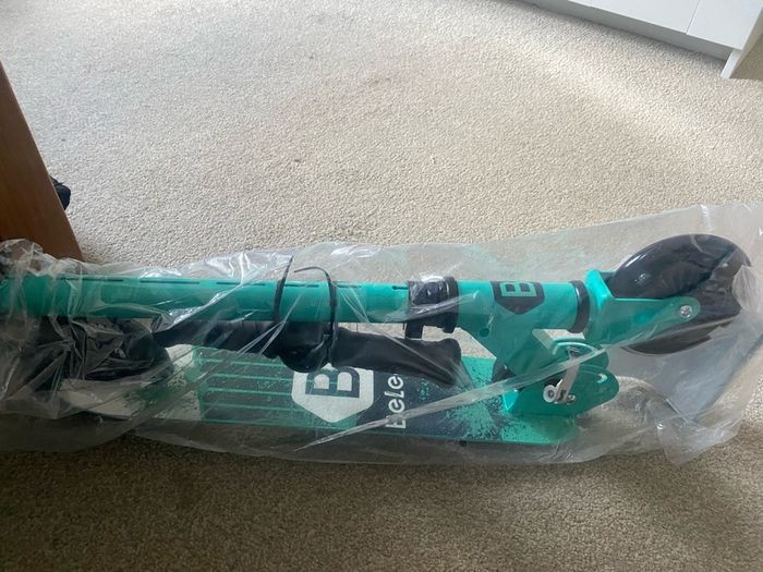 Kids scooter - new unboxed