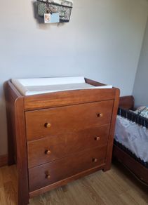 Cot/Toddlers Bed and Drawers