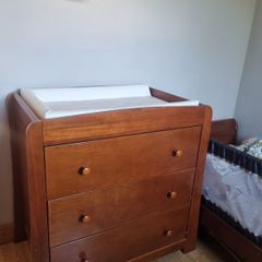 Cot/Toddlers Bed and Drawers