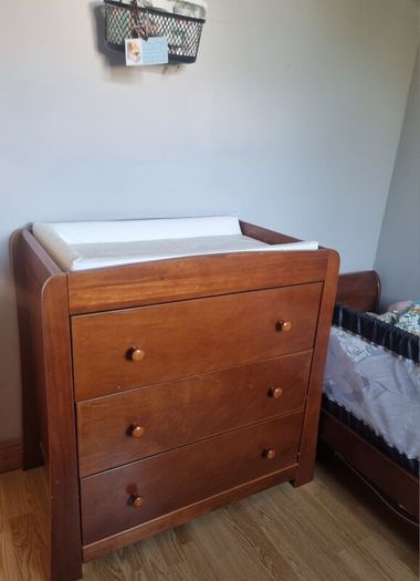 Cot/Toddlers Bed and Drawers