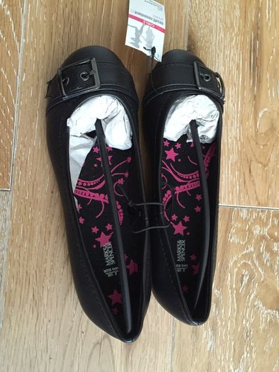 BNWT Black Pumps UK Size 2